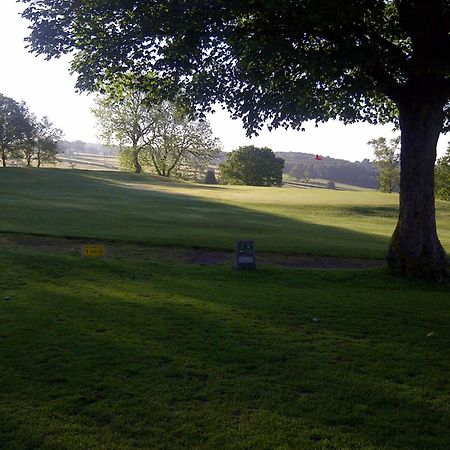 Whiston Hall المظهر الخارجي الصورة