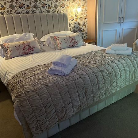 Whiston Hall المظهر الخارجي الصورة
