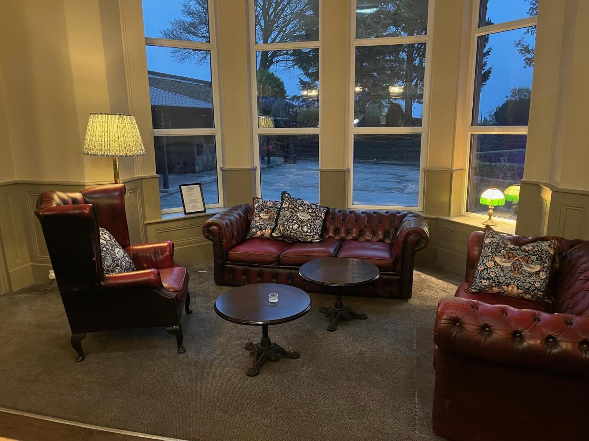 Whiston Hall المظهر الخارجي الصورة